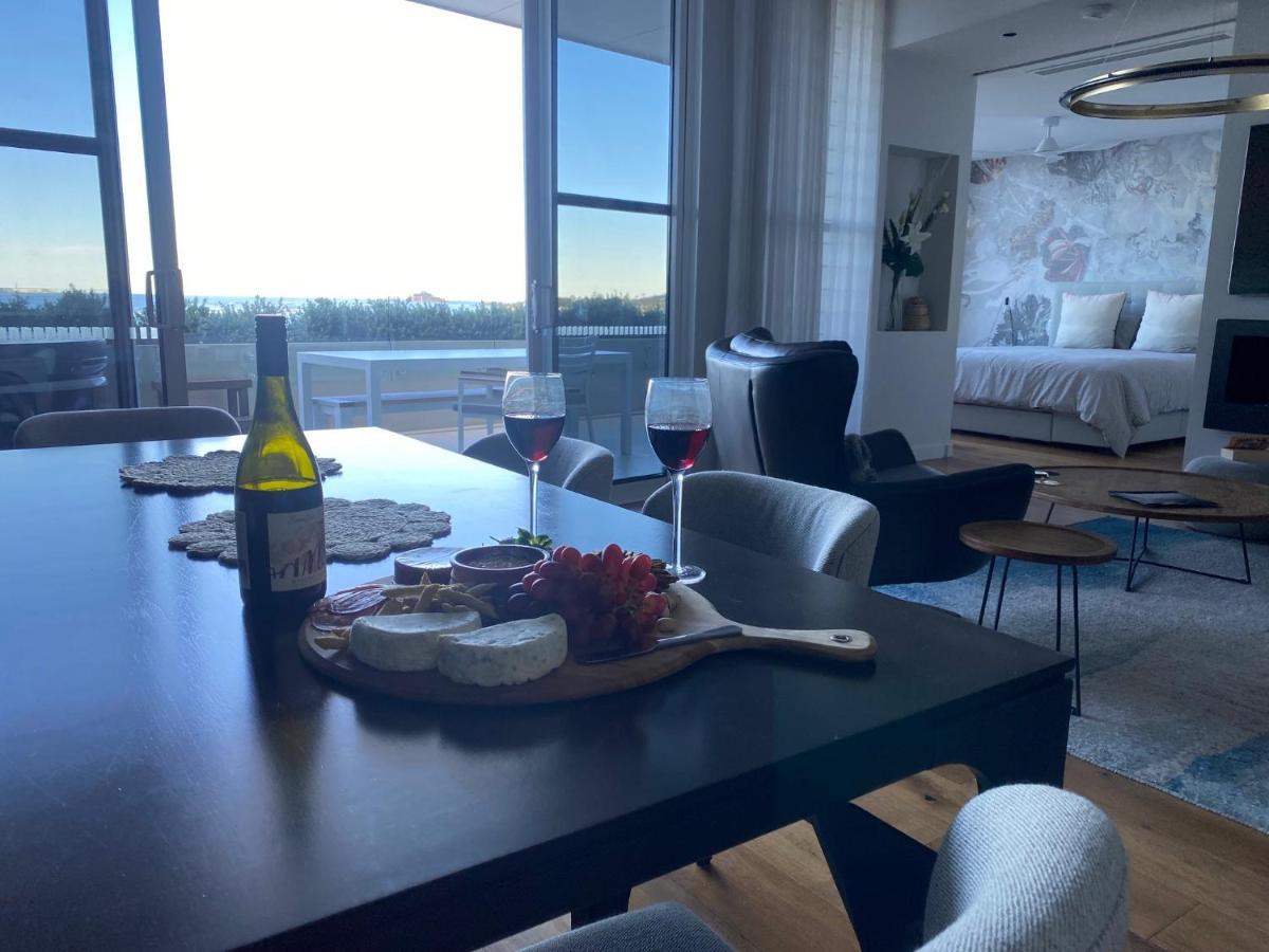 Апартаменты Penthouse On The Promenade Батманс-Бэй Экстерьер фото